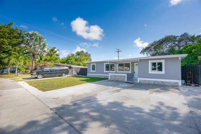 Building Photo - 3510 SW 39th St