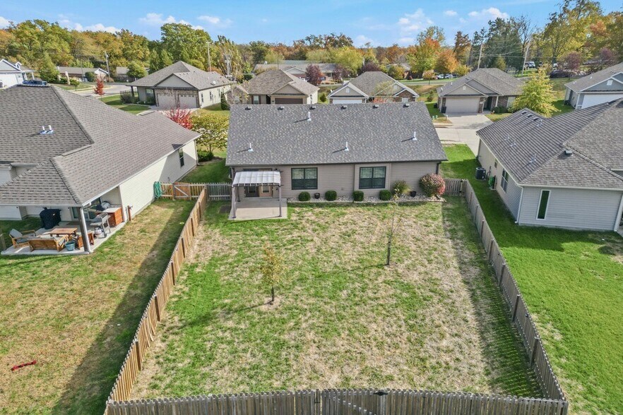 Building Photo - 2309 Mace Dr