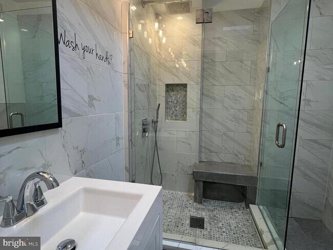 Building Photo - 5928 Chancellor St