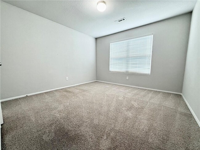 Building Photo - 868 NW Evans Cir