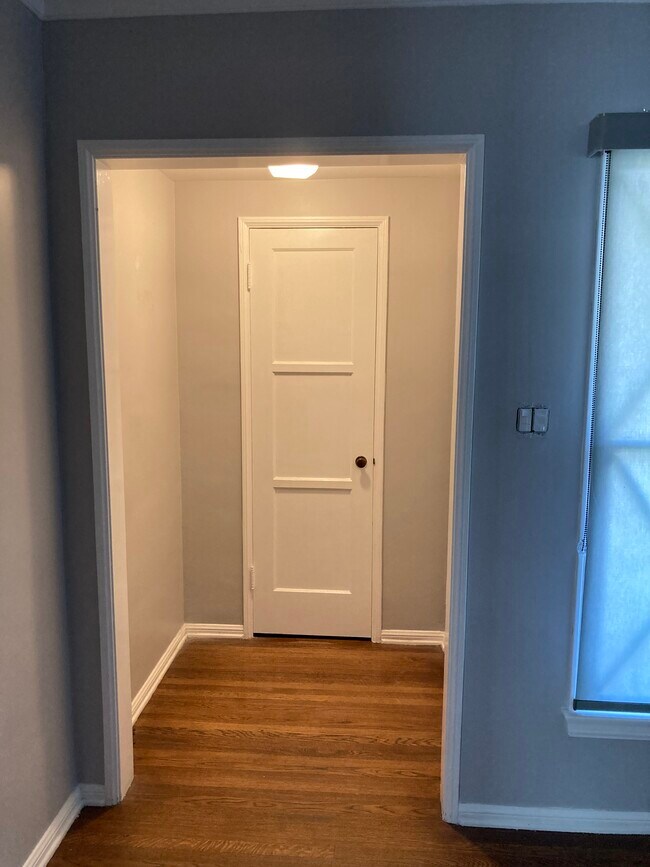 Building Photo - 4715 Allott Ave