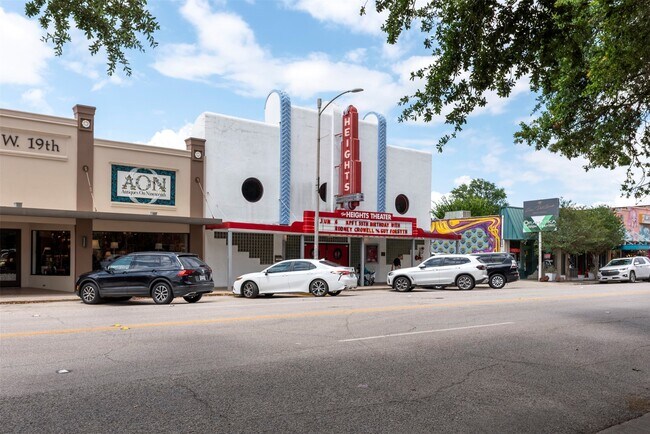 Building Photo - 1426 W 21st St