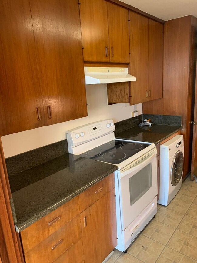 Building Photo - 4340 Pahoa Avenue #23A