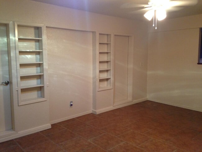 Building Photo - 1853 E Gemini Dr