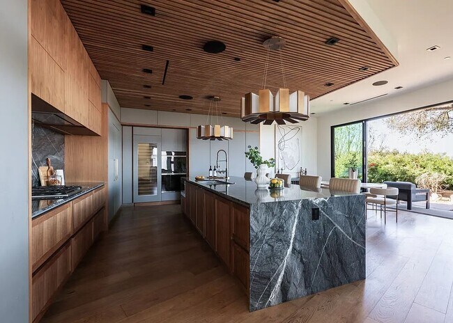 Building Photo - 13331 Mulholland Dr