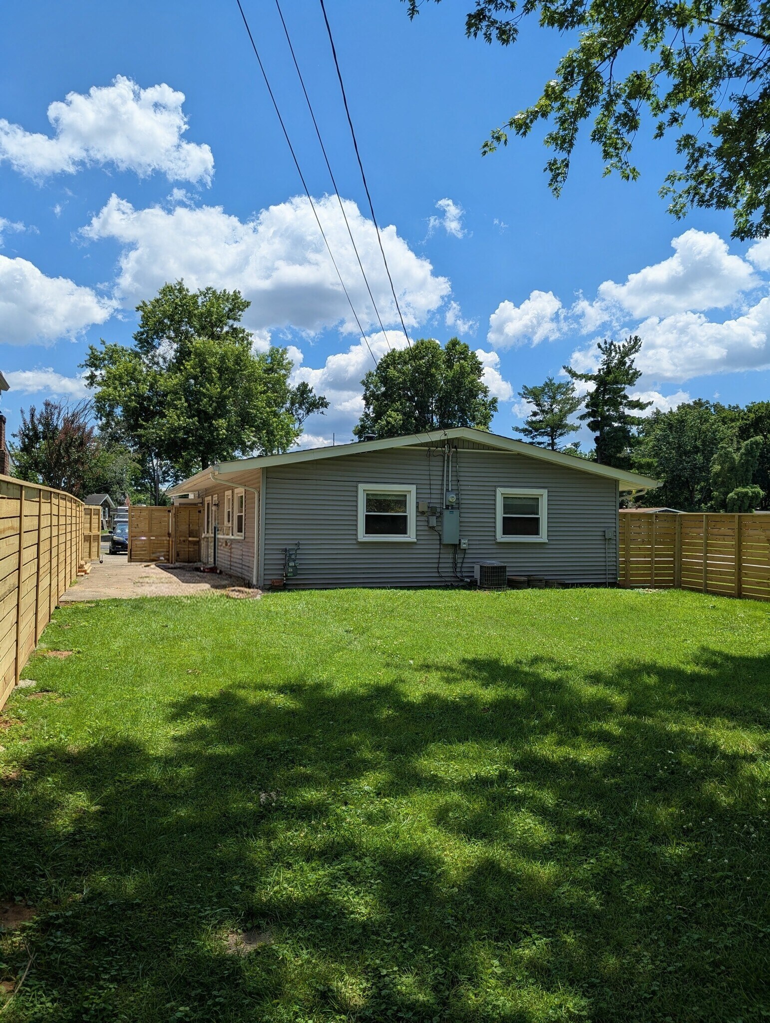 Building Photo - 1701 Brentmoor Ln