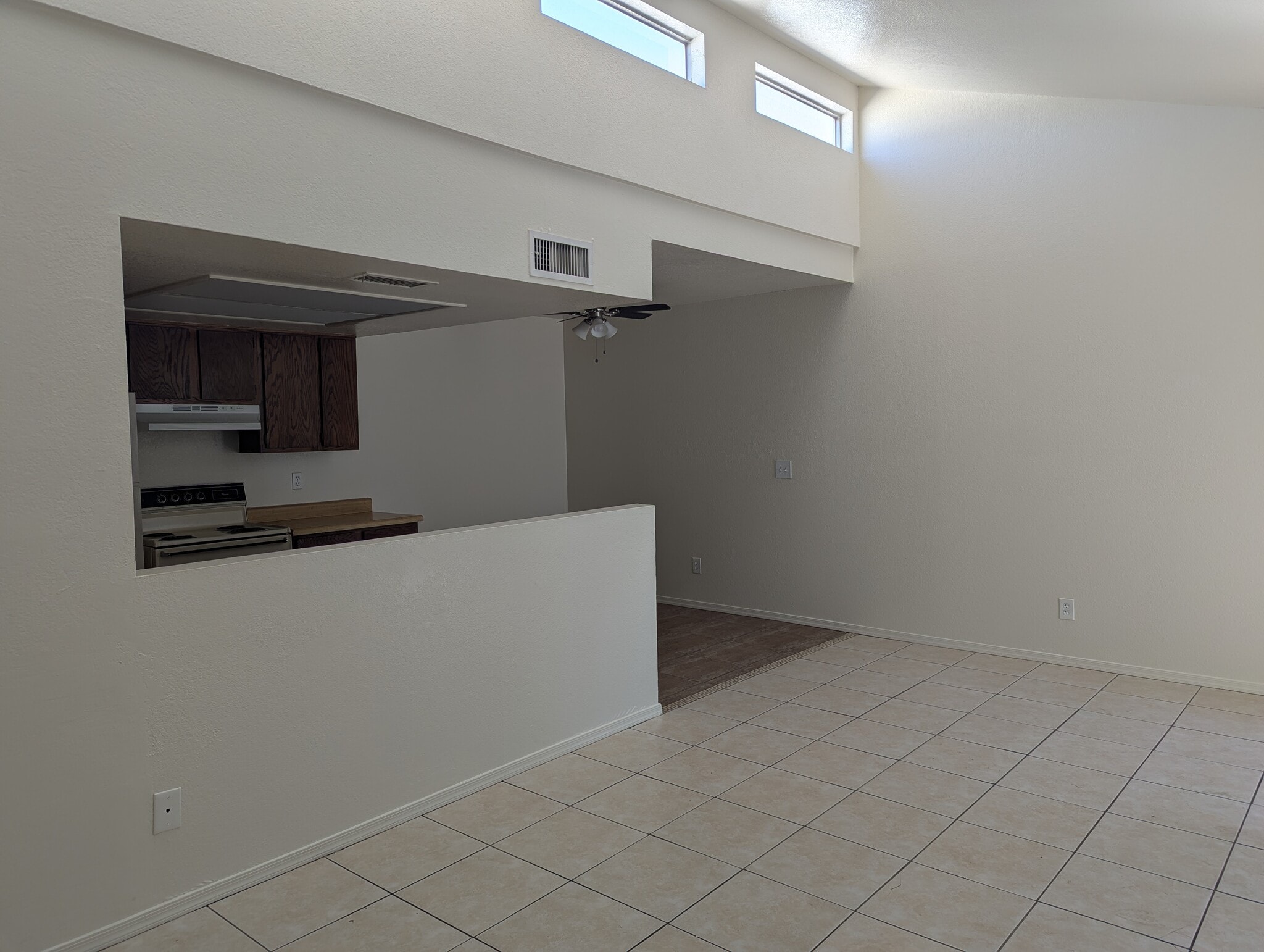 Building Photo - 1477 E 27th Ave