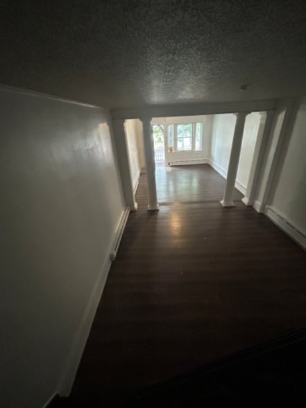 Building Photo - 716 E Mahanoy St