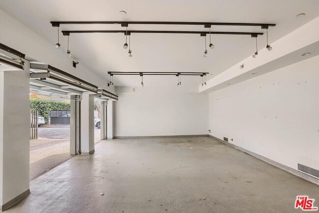 Building Photo - 2238 Stradella Rd