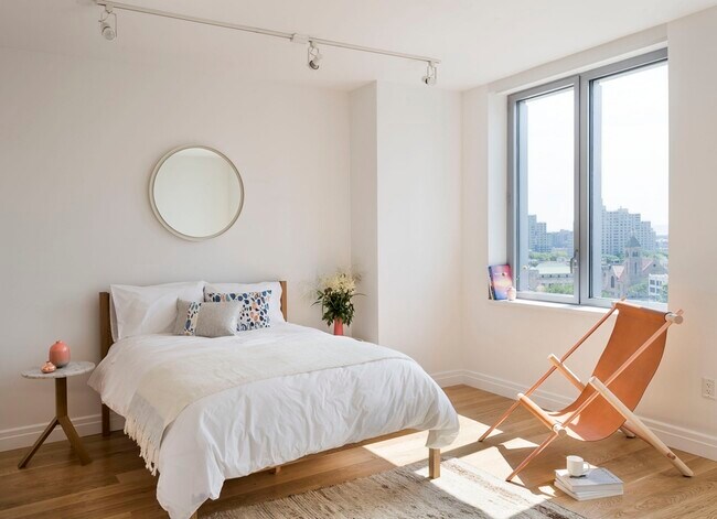 Building Photo - 300 Ashland Pl