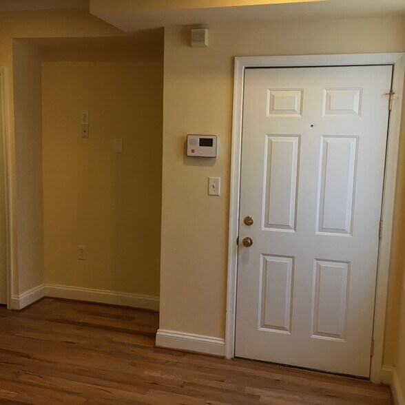 Building Photo - 1713 W Virginia Ave NE