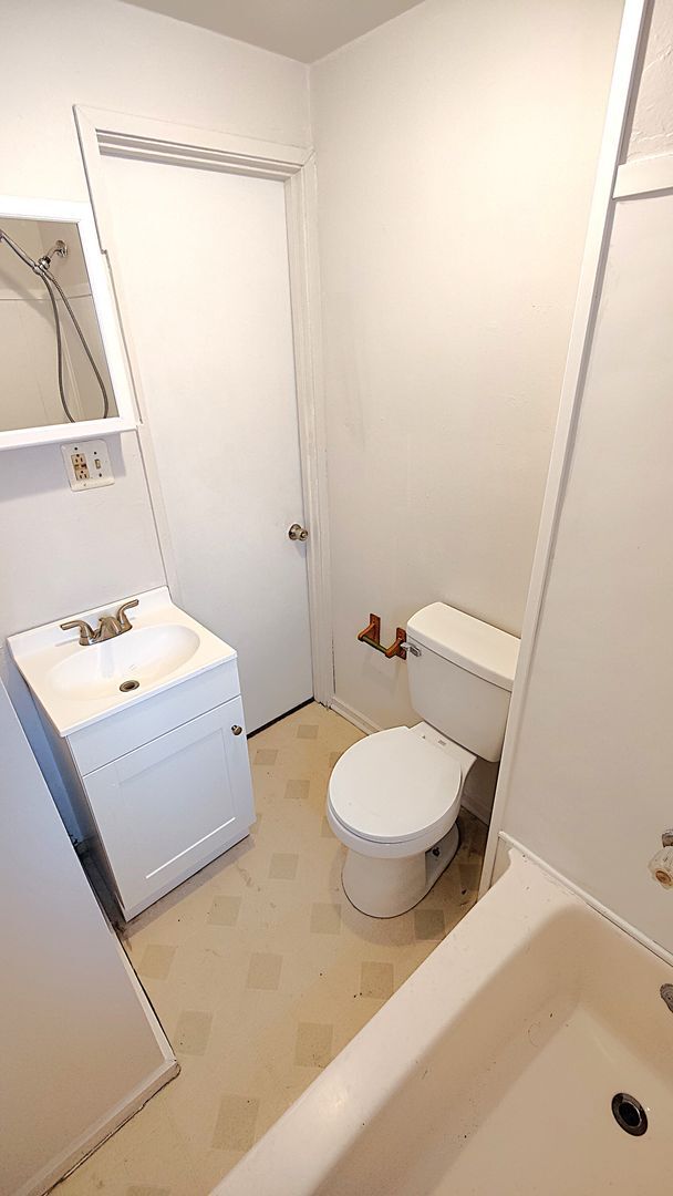 Building Photo - *Spacious 2BD/1BA Single-Family Home for Rent in Southside*