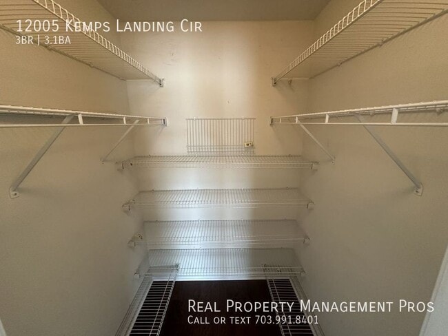 Building Photo - 12005 Kemps Landing Cir
