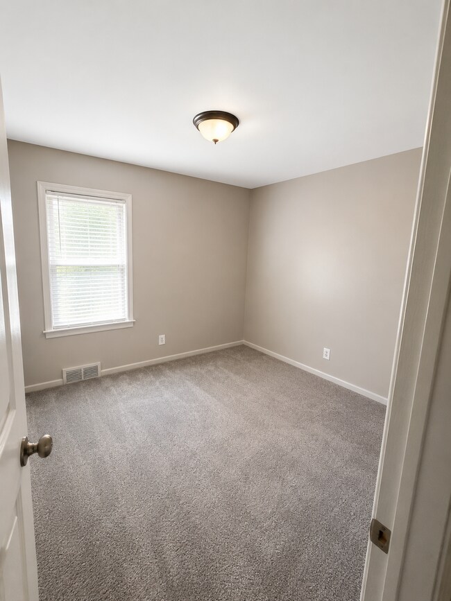 Building Photo - 6325 Neff Ave