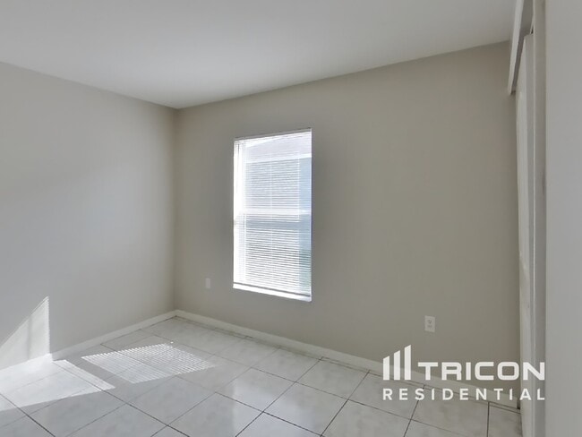 Building Photo - 2483 Brownwood Dr