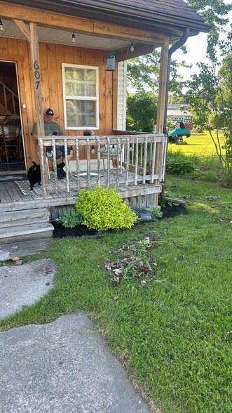 Building Photo - 607 N Tionesta Ave