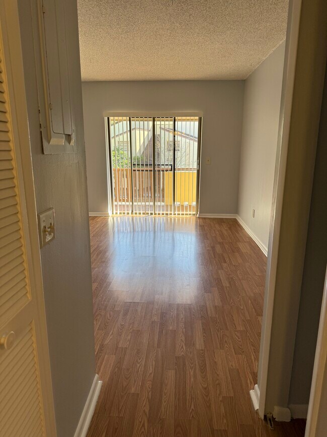 Building Photo - 3541 E Fort King St