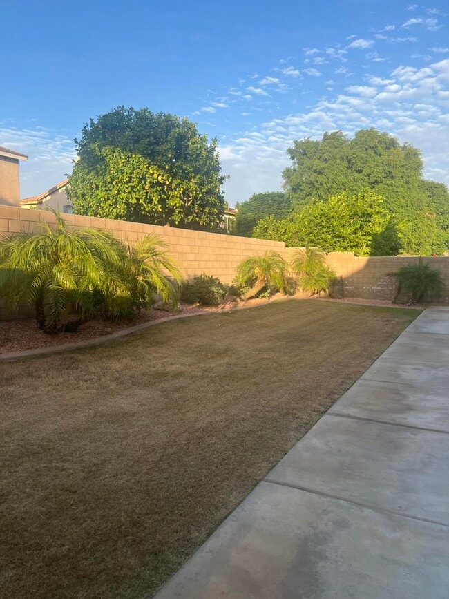 Building Photo - 83920 Corte La Morada