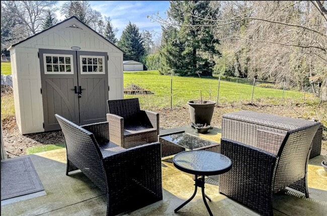 Building Photo - $2,700 - All Utilities Included Modern ADU with Two Bedrooms Townhouse Ready For Lease!