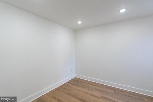 Building Photo - 1824 N Bouvier St