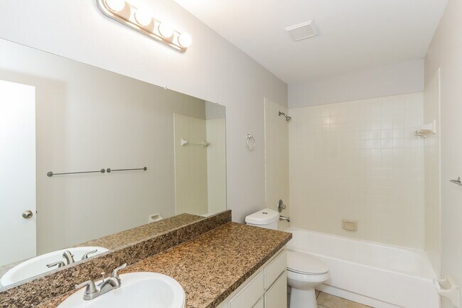 Building Photo - 1710 Spinning Wheel Dr