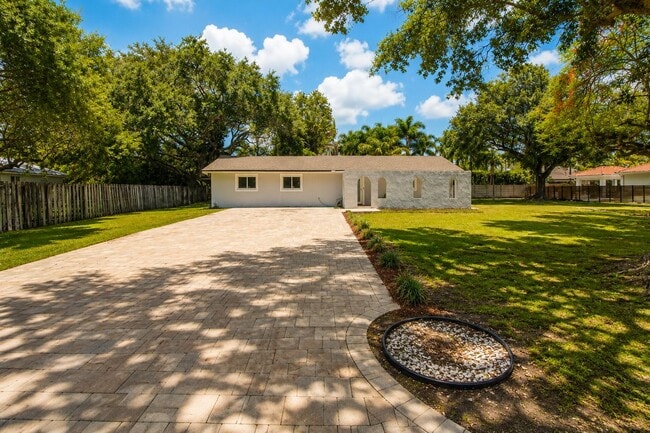 Building Photo - 9421 SW 150th St
