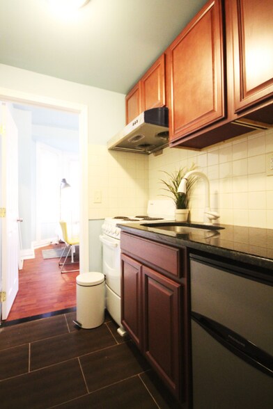 Building Photo - 4417 Sansom St