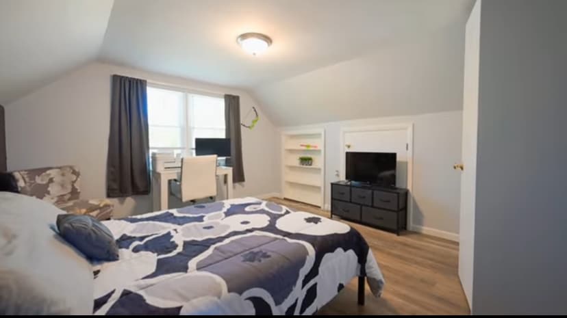 Building Photo - 611 Frost Rd