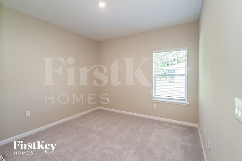 Building Photo - 10111 Roman Ln