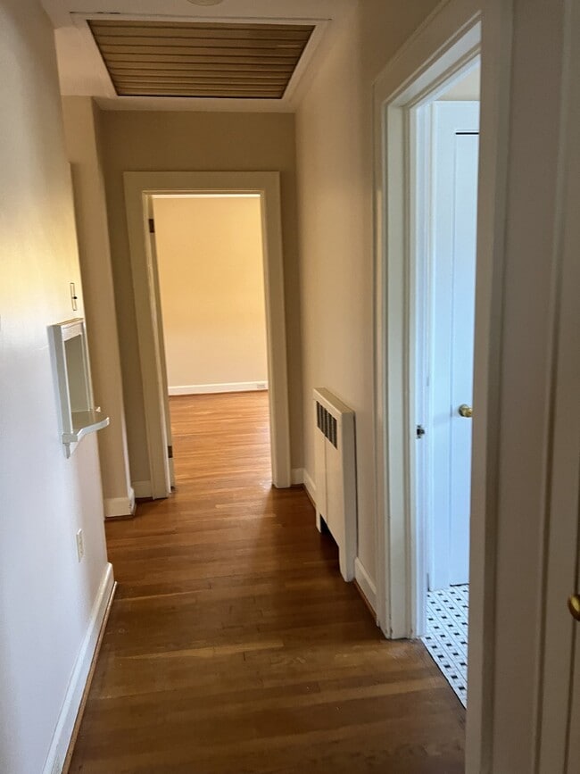 Building Photo - 3 Bdrm / 2 Bath House on a Corner Lot. Clo...