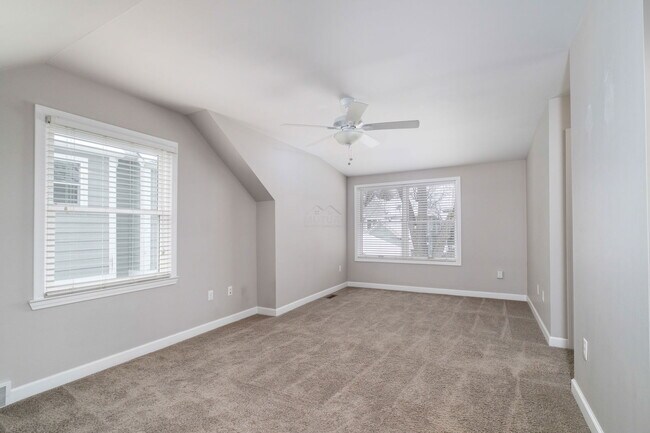 Building Photo - 537 Bird Ave