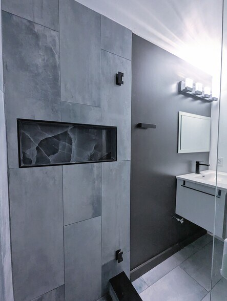 Building Photo - 1318 75th St SE