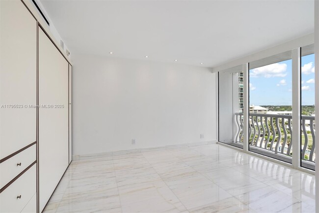 Building Photo - 2200 S Ocean Ln