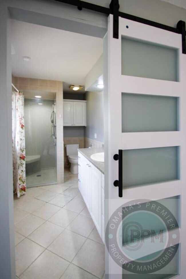 Building Photo - Beautiful and Spacious 3 Bd/3Ba with finished basement