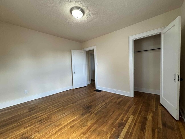 Building Photo - 1611 Nutwood St