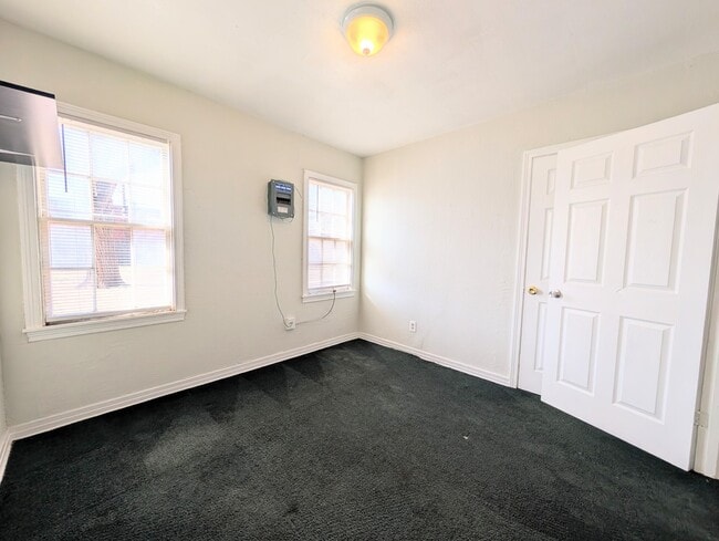Building Photo - 2823 33rd St