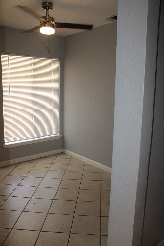 Building Photo - Two Bedroom plus BONUS Room in Pittsburg Single Story Four-plex- OPTIONAL DETACHED GARAGE AVAILABLE!