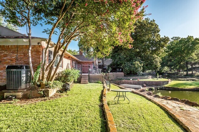 Building Photo - 6737 Lakefair Cir