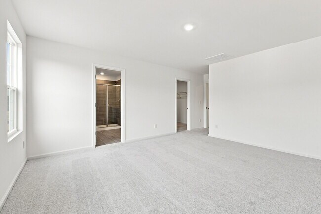 Building Photo - 219 Deercroft Dr