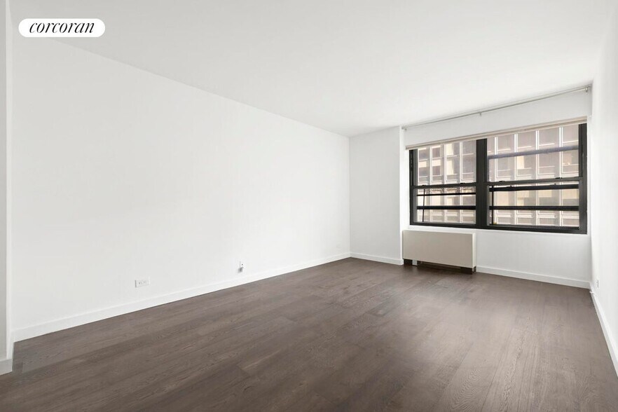 Building Photo - 240 E 47th St