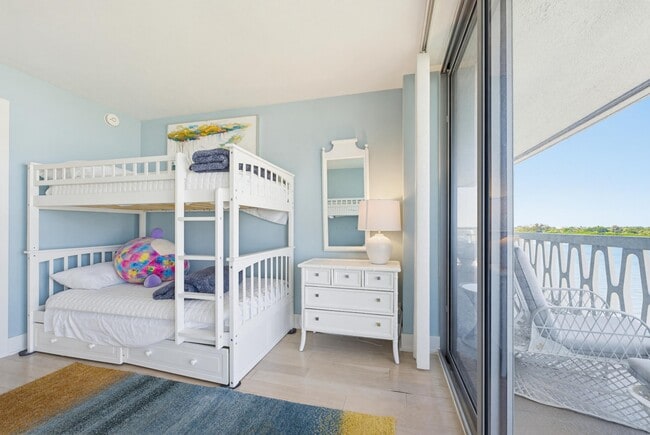 Building Photo - 2505 S Ocean Blvd