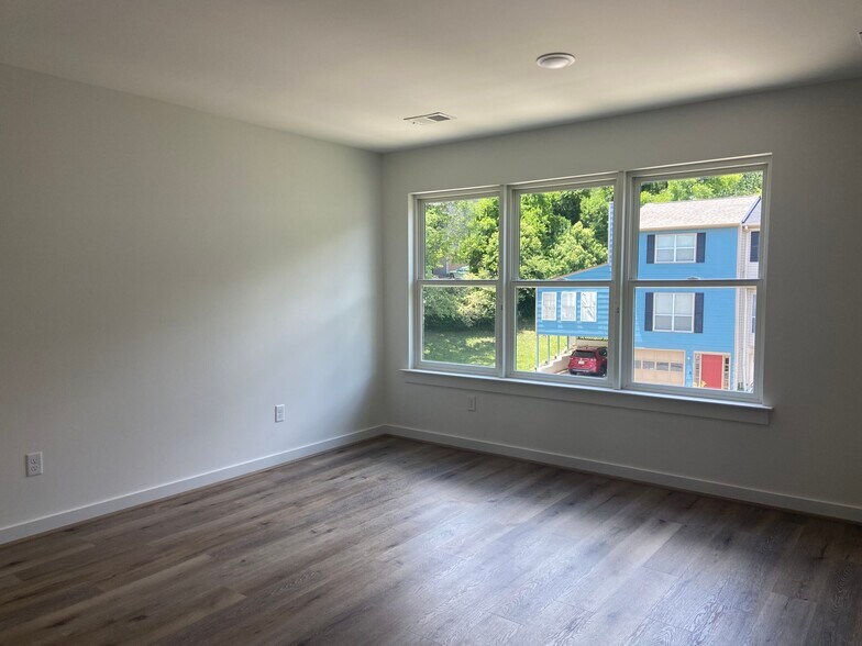 Building Photo - 1719 13th Ct S