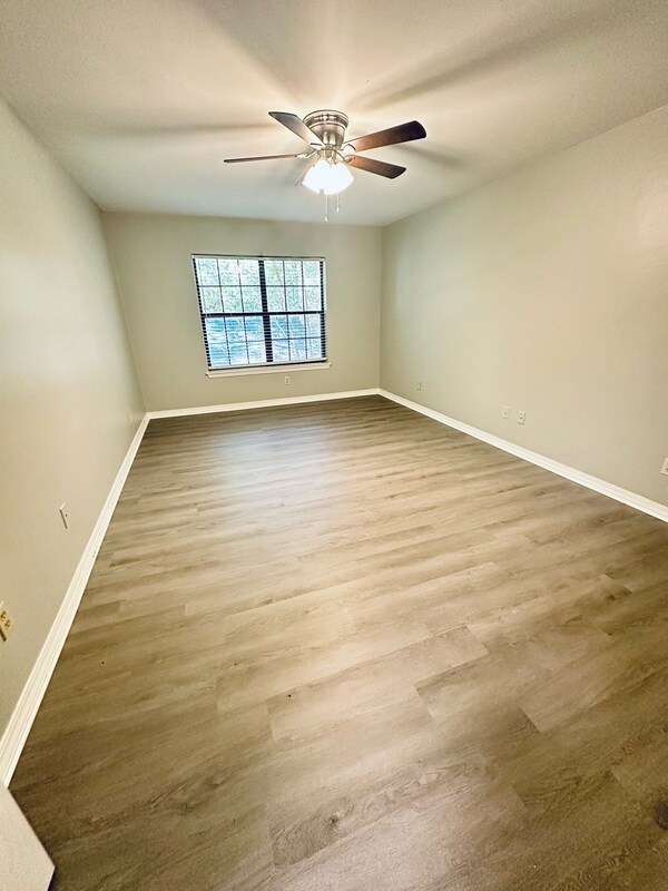 Building Photo - 54 Summer Oaks Dr