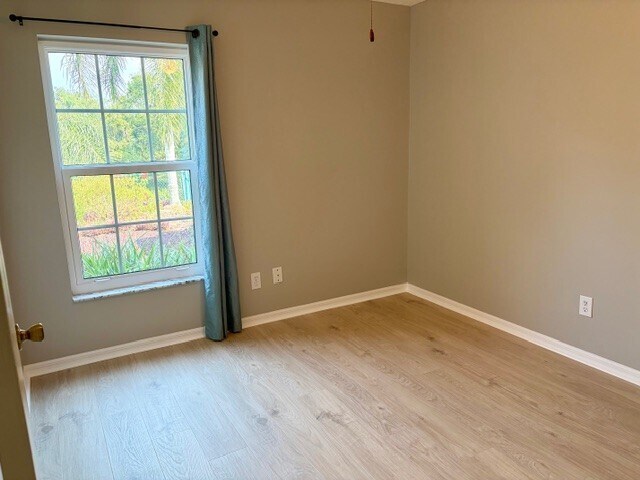 Room 2 - 4710 Lighterwood Way