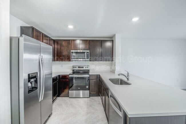 Building Photo - 8250 SW 67th Ave