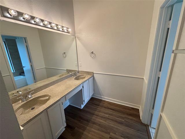 Building Photo - 2514 Livingston Ln