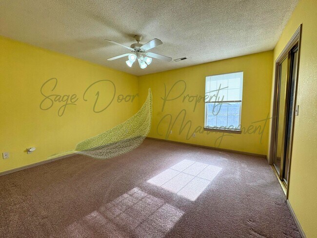 Building Photo - 505 NE 1st St