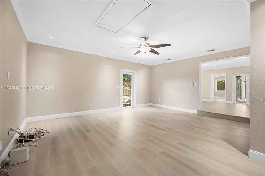 Building Photo - 12121 SW 110th Ave