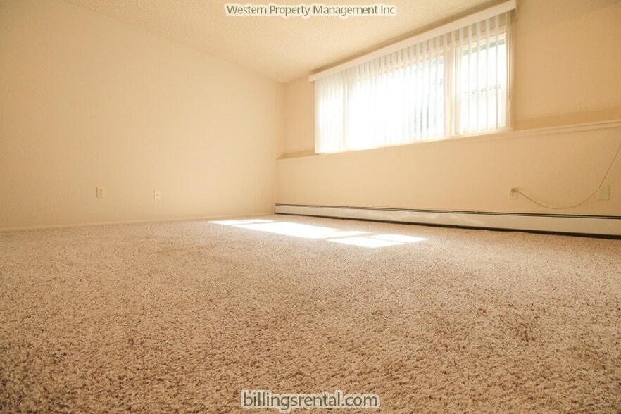 Living Room - 1217 Yellowstone Ave