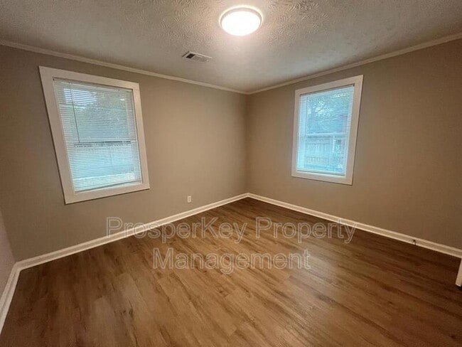 Building Photo - 1811 17th Ave